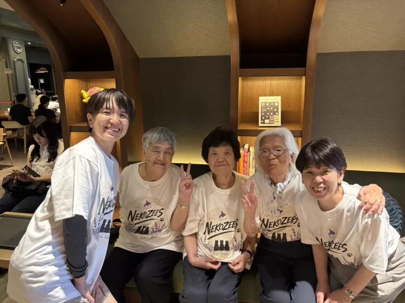 母と叔母たちを連れて北海道旅行へ行く際、チームTシャツを作ってみようということになり作りました